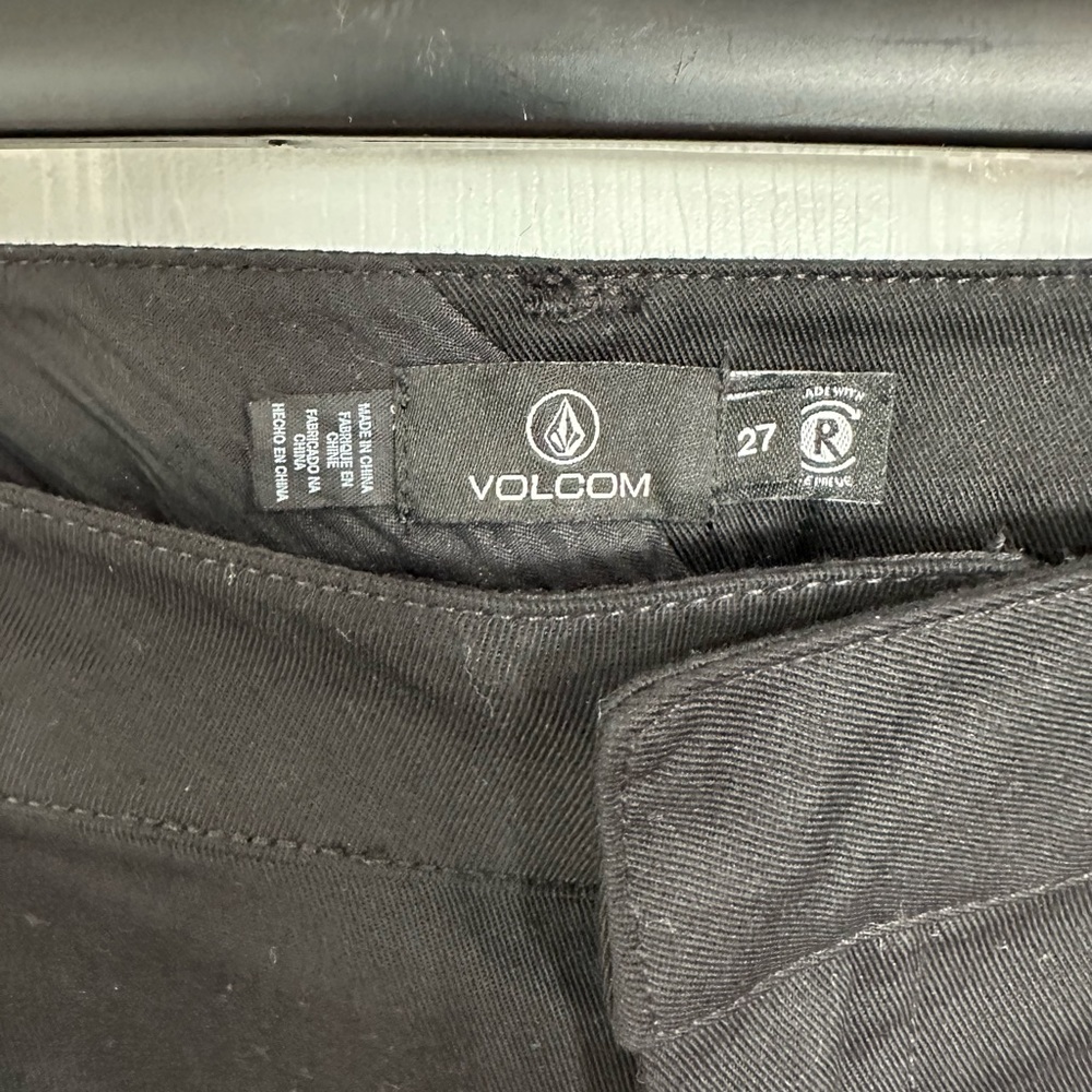 Volcom Shorts - Picture 3 of 5